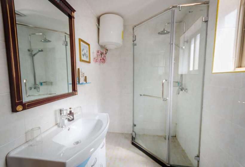 Standard Triple Room, Nanjing Restaurant & Motel