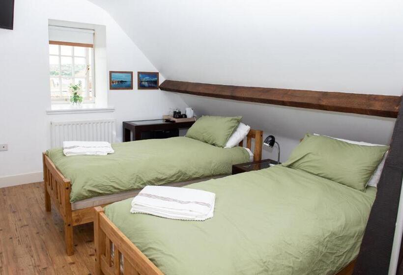Номер Стандарт, Parade School Guest Rooms