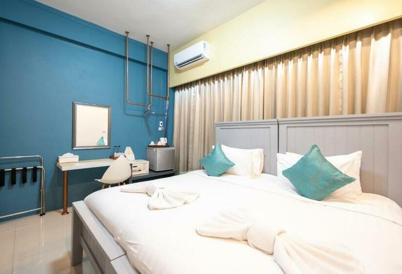 Номер Deluxe, The Iconic Hotel Ranong
