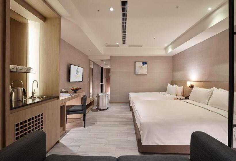 اتاق استاندارد سه نفره, Grand Bay Resort