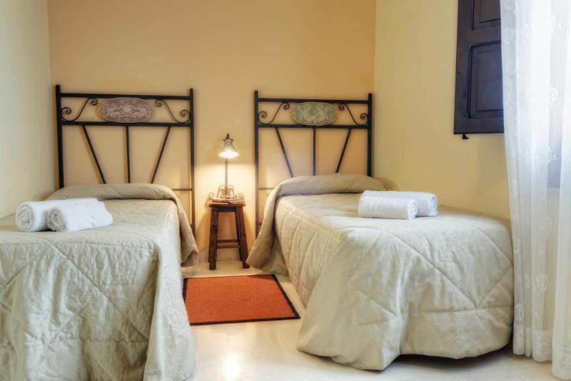 اتاق استاندارد چهار تخته, Grand Bay Resort