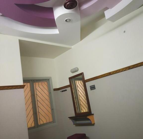 اتاق استاندارد یک نفره, Krishna Lodge