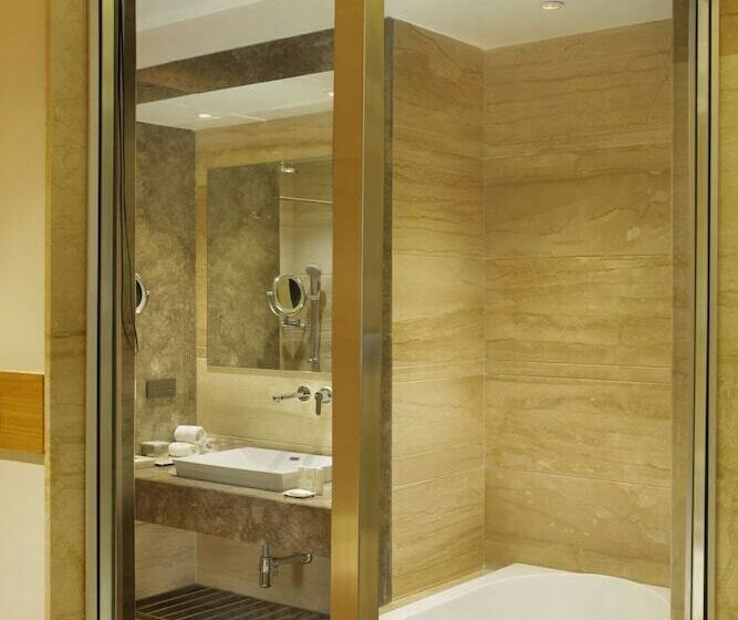 Номер Superior, Radisson Blu Jammu