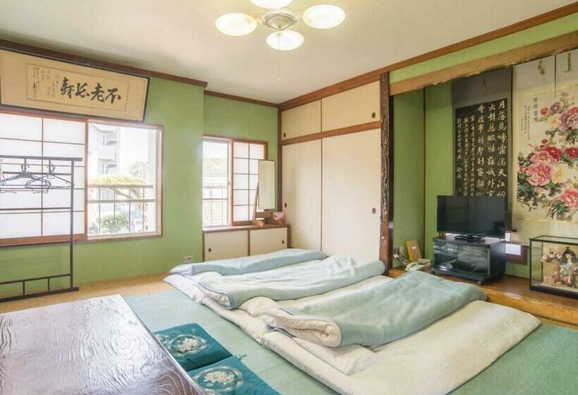 غرفة عائلية حمام مشترك, Kenrokuen