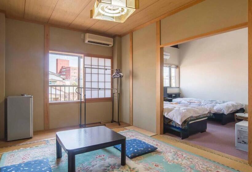 غرفة عائلية, Kenrokuen