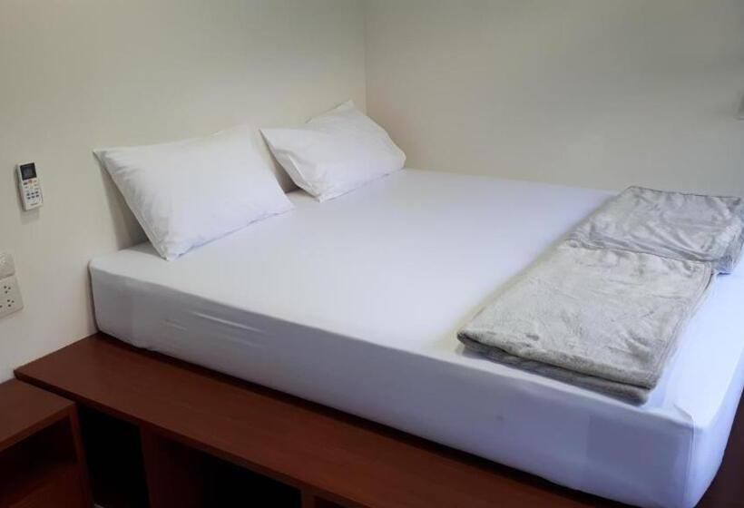Quarto Estandar Cama King, Natub Hostel