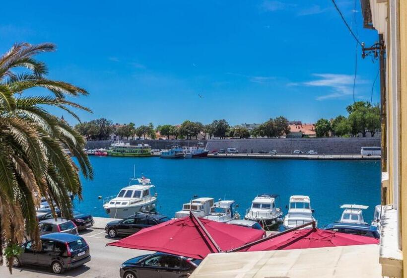 Номер Deluxe Вид на Море Боковой, Giardin Exclusive Rooms And Suite