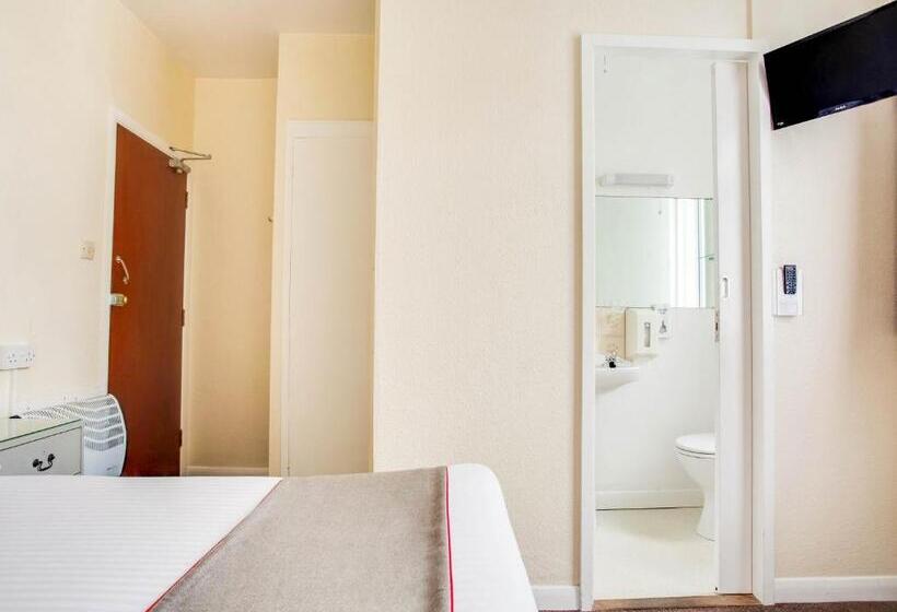Номер Стандарт, Godolphin Arms Hotel
