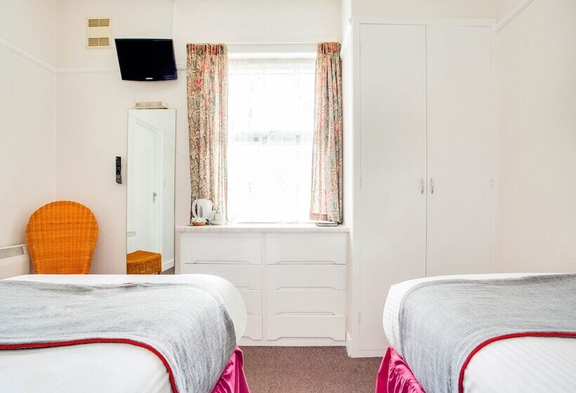 Номер Стандарт, Godolphin Arms Hotel