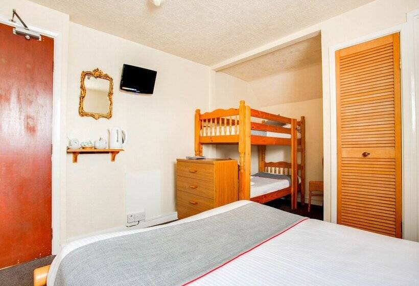 Семейный Номер, Godolphin Arms Hotel