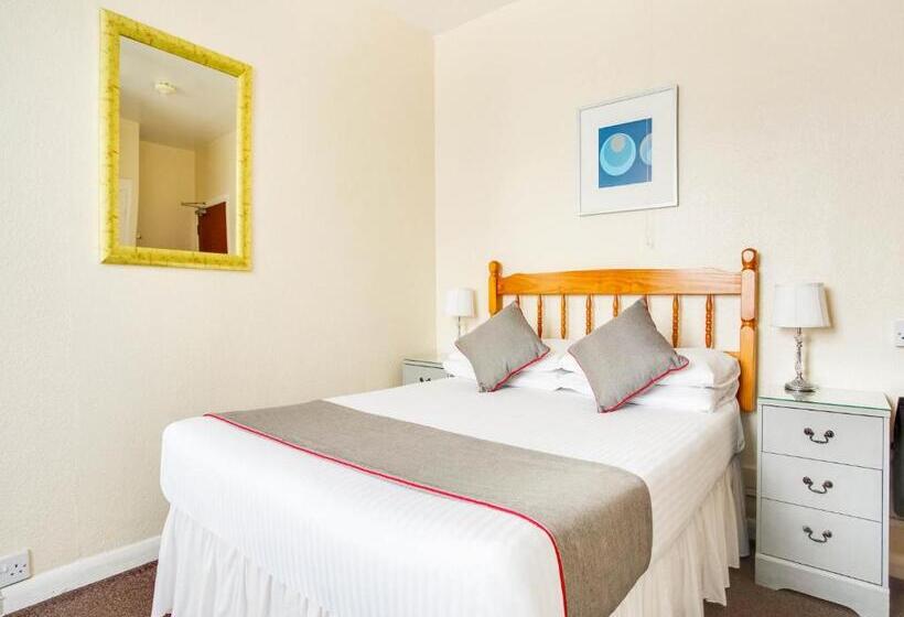 Номер Стандарт, Godolphin Arms Hotel