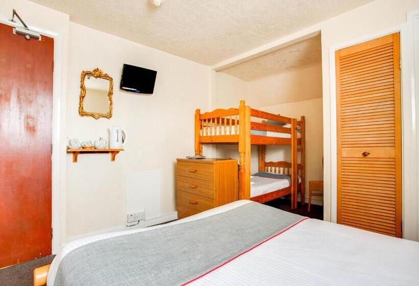 Семейный Номер, Godolphin Arms Hotel