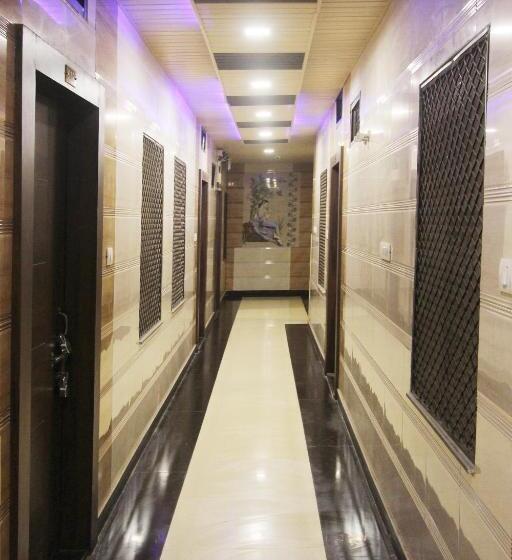 Номер Deluxe, Raj Inn Ajmer Sharif