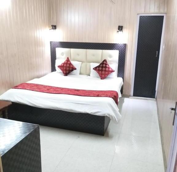 Economy Szoba, Shehnaz Inn   Walking Distance For Golden Temple