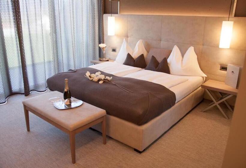 Номер Deluxe Вид на Горы, The Lodge Sporthotel   Golfclub Eppan