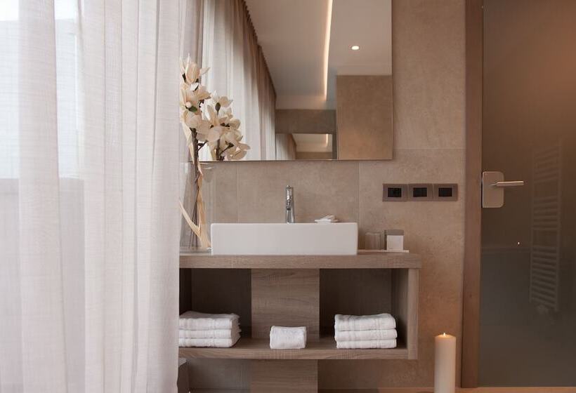 Номер Deluxe Вид на Сад, The Lodge Sporthotel   Golfclub Eppan