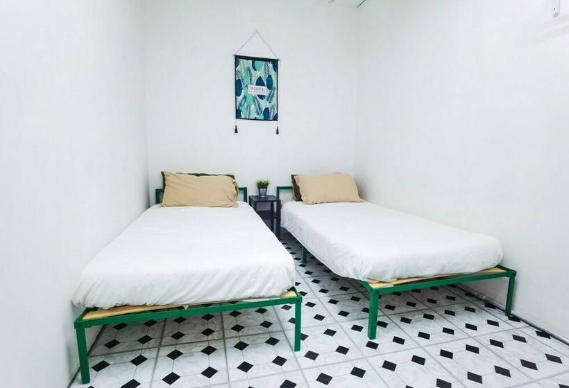 Номер Economy, G Traveler Accommodation   Hostel