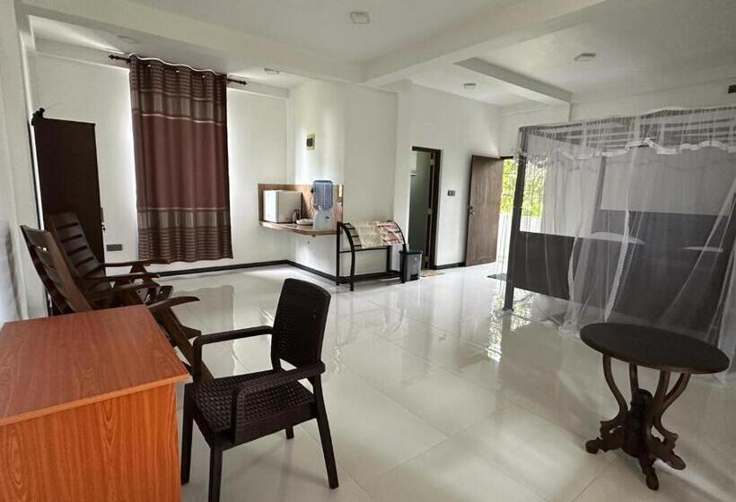 Номер Deluxe с Балконом, Dinuri Villa