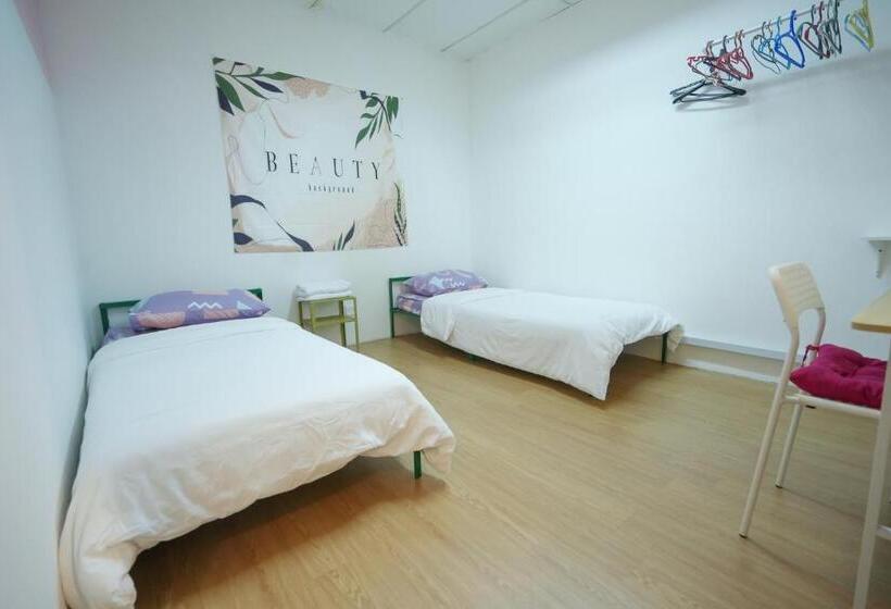 Номер Стандарт Вид на Озеро, G Traveler Accommodation   Hostel