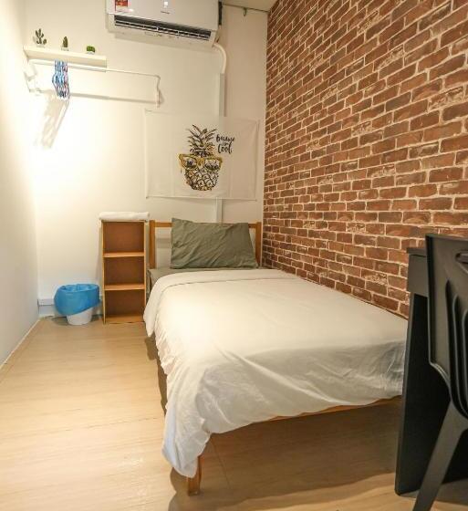 Номер Стандарт Индивидуальный, G Traveler Accommodation   Hostel