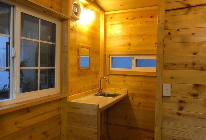 Семейное Бунгало, Freedom2   Hostel