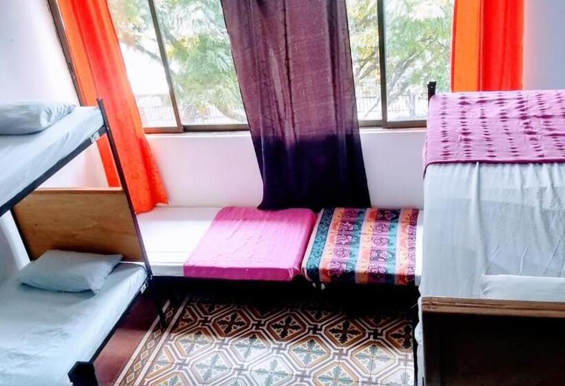 ルームシェアのワンベッド, Havana Hostel Cali & Dance School