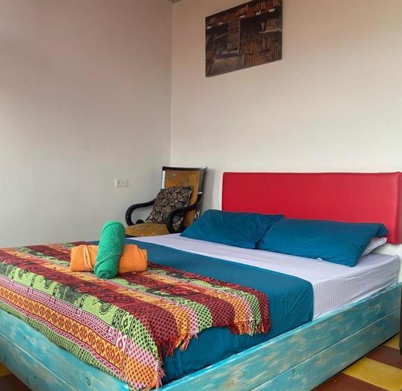اتاق استاندارد با چشم‌انداز کوهستان, Havana Hostel Cali & Dance School