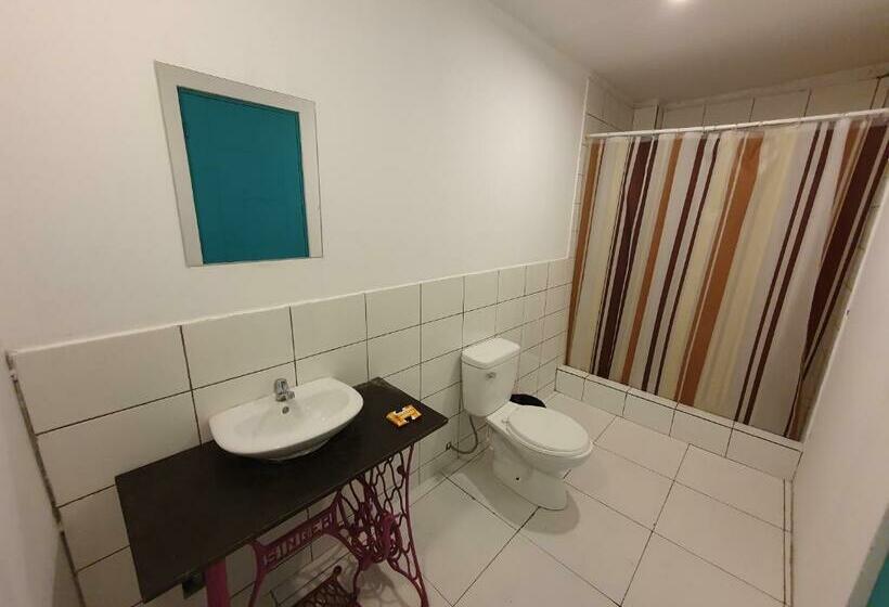 غرفة قياسية, The Upcycled Hostel Huacachina