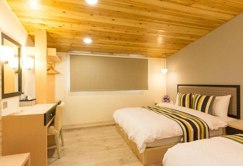 اتاق استاندارد چهار تخته, W Hostel