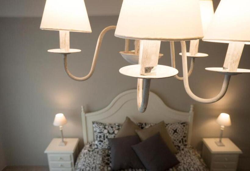 اتاق لوکس خانوادگی, B&b Donna Ada