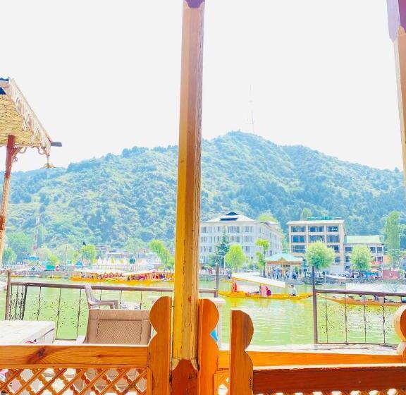 이코노미 싱글 룸, House Boat New Pala Palace