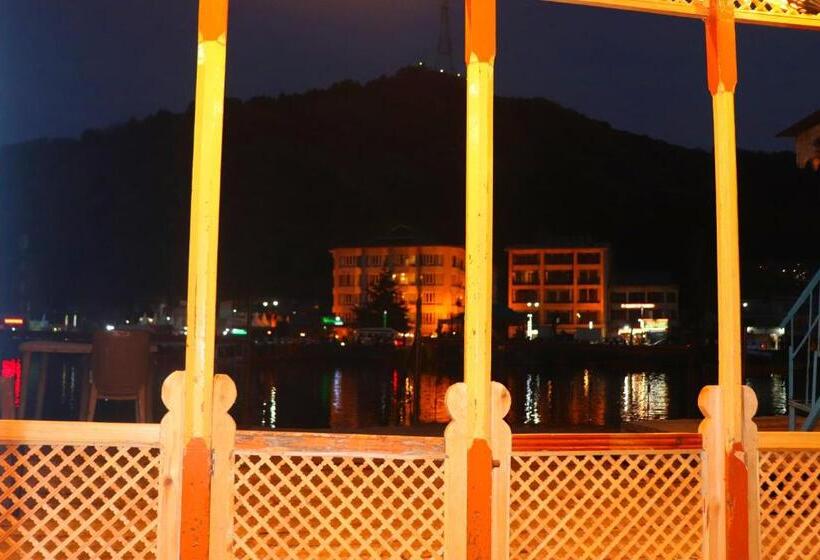 이코노미 싱글 룸, House Boat New Pala Palace