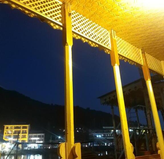 اتاق اکونومی یک تخته, House Boat New Pala Palace