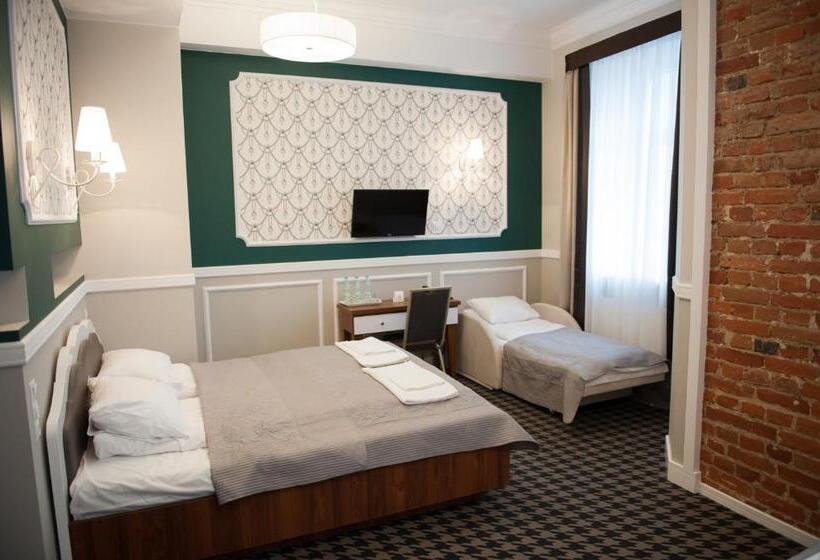 Номер Deluxe, Kamienica