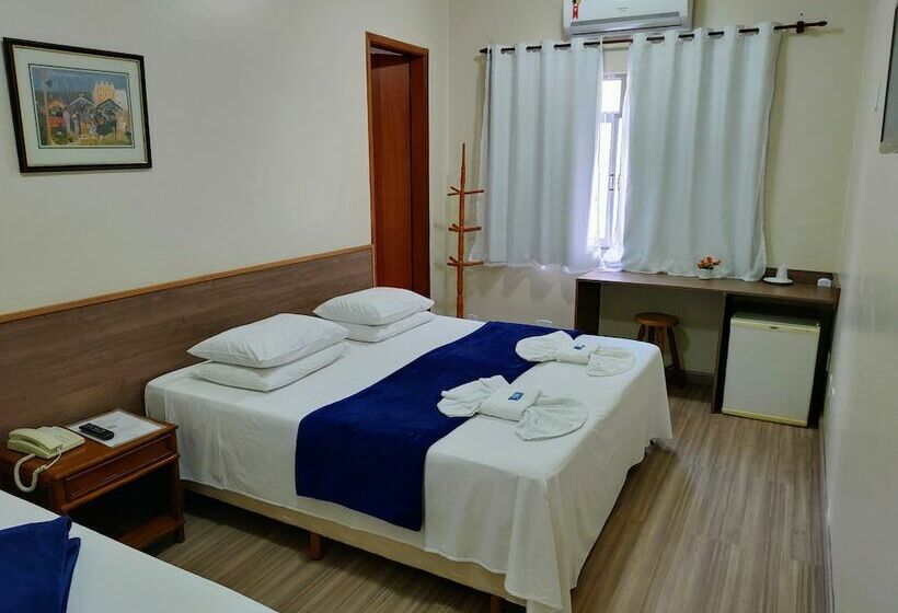 Quarto Triplo Estandar, Orleans