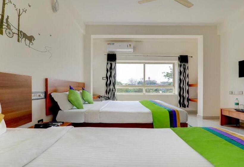 חדר דלוקס, Treebo Atithi Comforts, 1 Km From Nisargadhama Forest