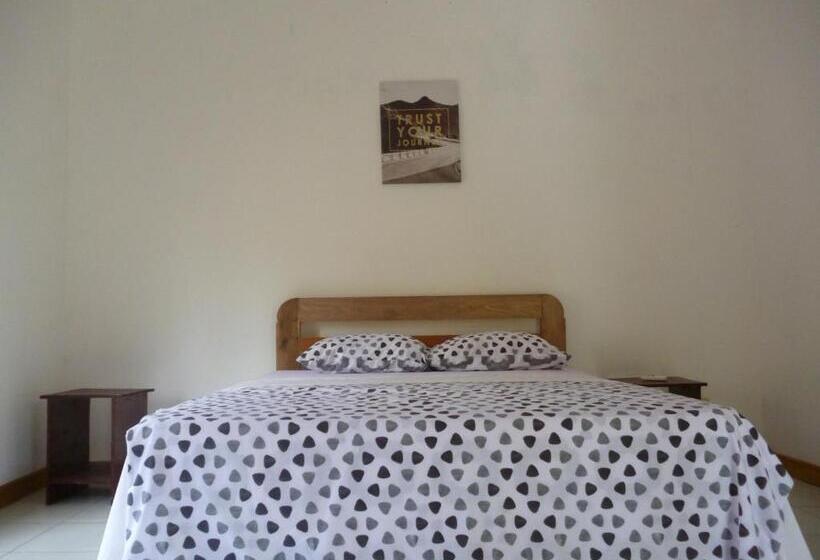 اتاق سوپریور, Dewi Garden Guesthouse
