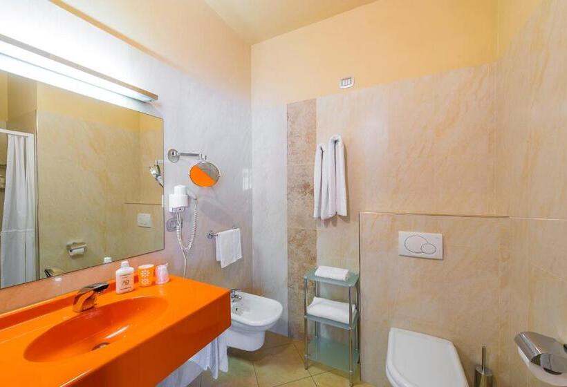 اتاق استاندارد سه نفره, Palace Magnolia Spa