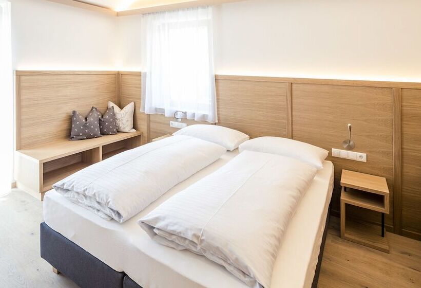 Comfort room with mountain view, B&b Boutiquehotel Clara