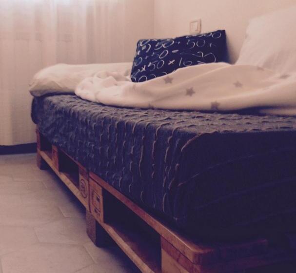 اتاق لوکس, B&b Giù Le Stelle