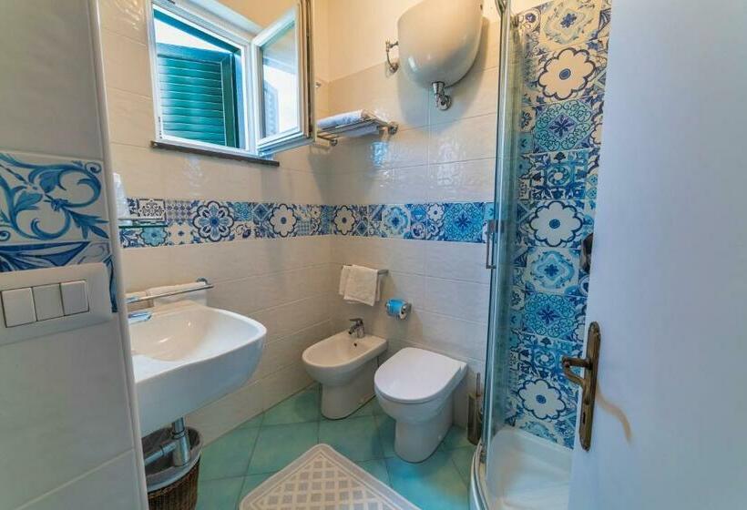 Номер Стандарт, Albergo Le Querce