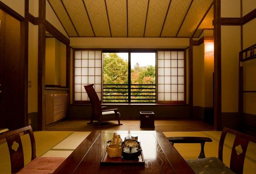 Quarto Estandar, Kira No Sato