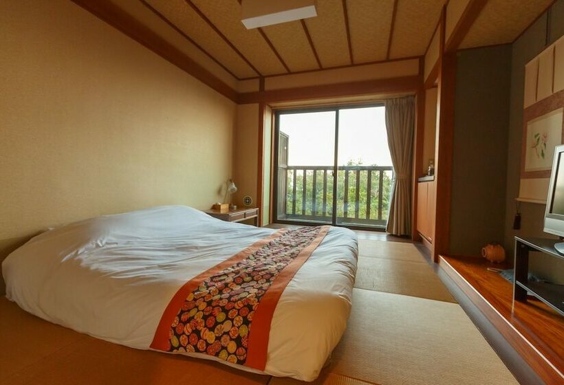 Quarto Estandar, Kira No Sato