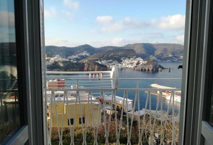 景色の見えるスタンダード４人部屋, Villa Adele Ponza