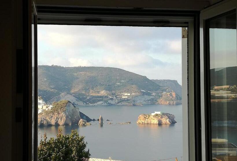 Triple Room Sea View, Villa Adele Ponza
