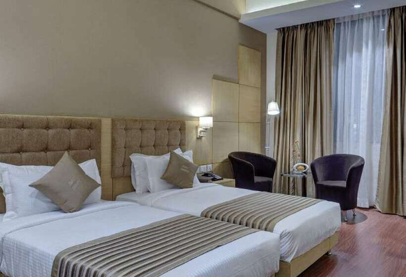 行政房间, Adhunik Hotel Behror