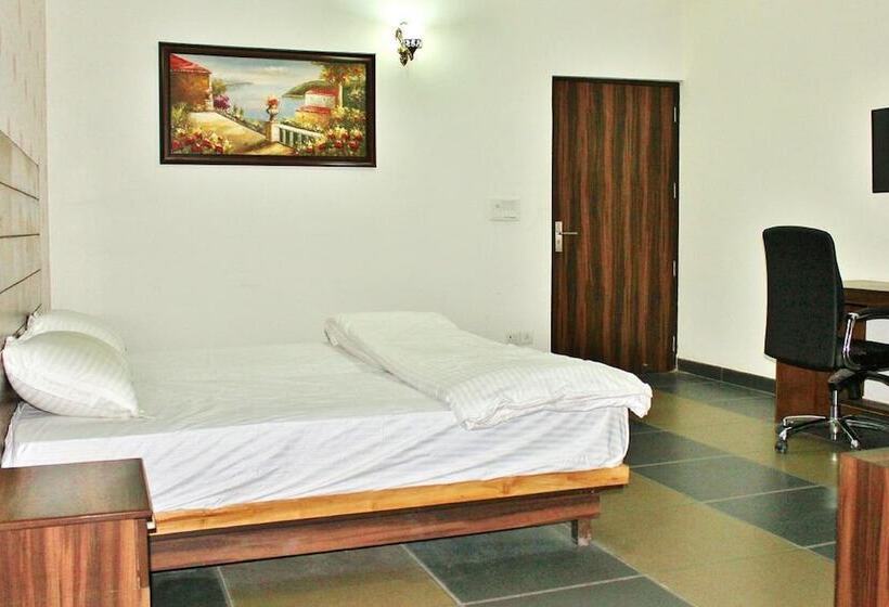 行政房间, Adhunik Hotel Behror