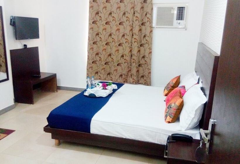家庭套房, Adhunik Hotel Behror