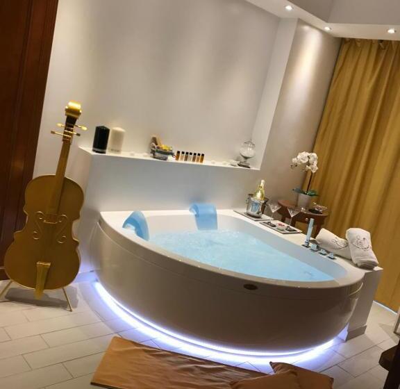 Полулюкс с Балконом, Ludwig Boutique Hotel & Spa