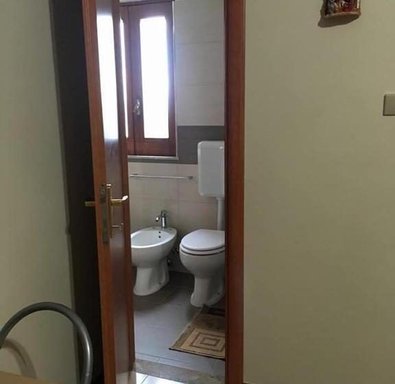 Четырехместный Номер Стандарт с Балконом, Casa Albergo La Terza Stella
